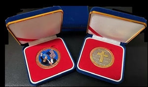 PRESIDENT TRUMP RALLY ASSASSINATION ATTEMPT 2" COIN WITH PRESENTATION CASE IF GOD IS FOR US, WHO CAN BE AGAINST US?